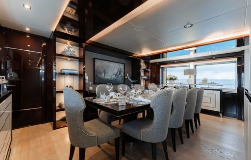 Luxury yacht charter CAPTAIN MORGAN III interior dining area
