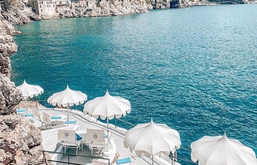 palazzo avino sea and white tables