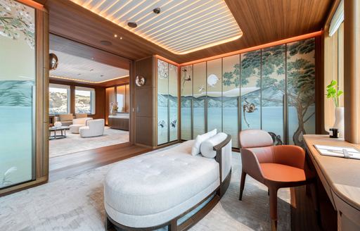 Charter yacht KENSHO private study