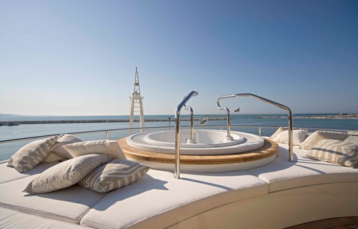 jacuzzi superyacht light holic