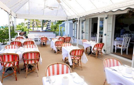 indoor seating at dunmore restaurant in the Bahamas