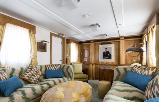 An additional communal area located on board luxury yacht MALAHNE