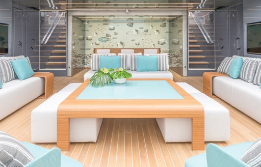 Superyacht UTOPIA IV expansive beach club