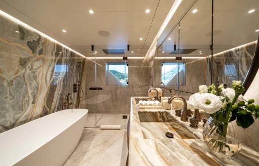 Superyacht charter QU2 en suite with marble 