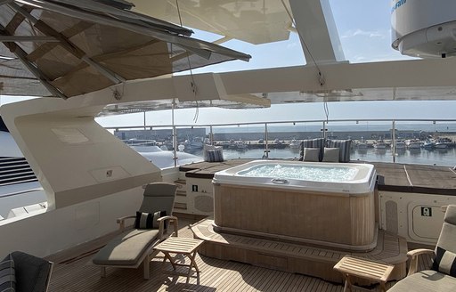 jacuzzi on yacht cloud atlas