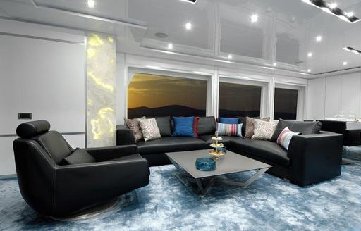 motor yacht SERENITAS's main salon