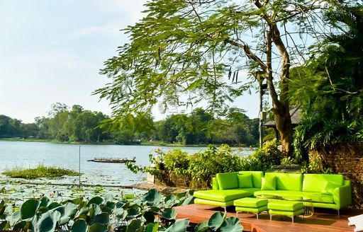 Myanmar - SEEDS Restaurant & Lounge lake lounge