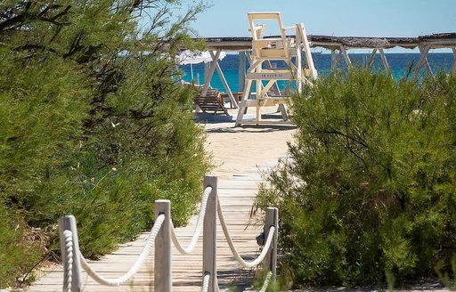 Club 55 St Tropez beach path