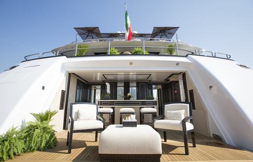 drop-down swim platform and bar aboard luxury yacht ‘Illusion V’ 