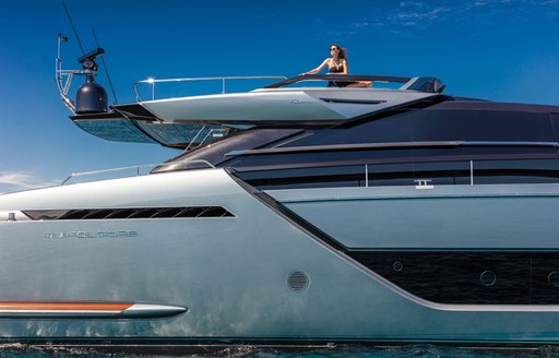 sundeck onboard motor yacht gecua