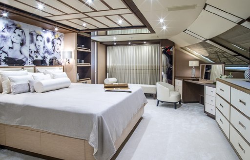 Master cabin onboard MY Soy Amor