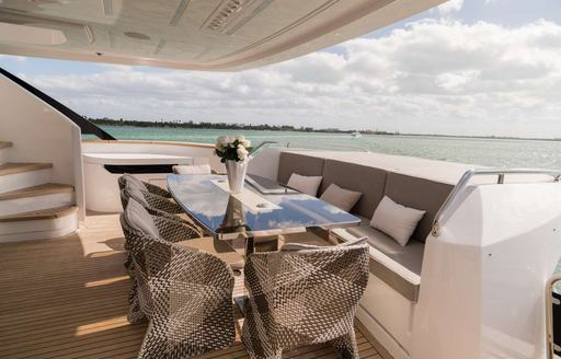 Charter yacht THE PEDDLER alfresco dining table