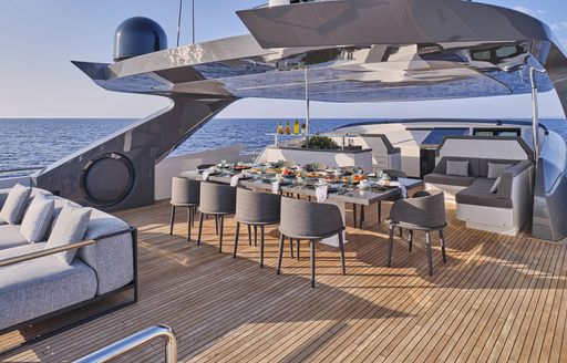 Charter yacht FOUR JOYS alfresco dining area