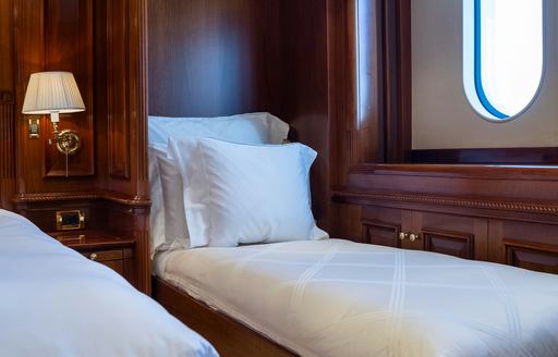 Charter yacht STARFIRE twin cabin with two single berths