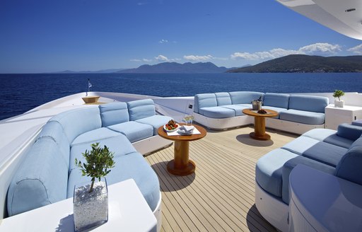 forward lounging area onboard MY O'Ceanos