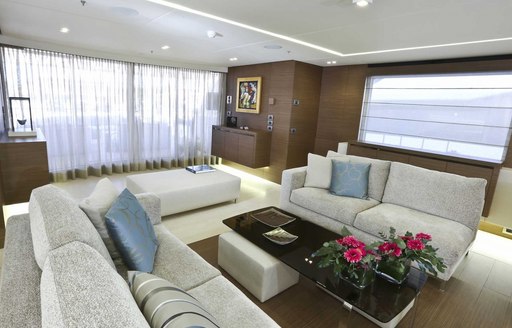 skylounge with walnut veneers on board superyacht IPANEMAS 