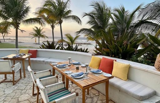 Jamaica - Delmare outdoor dining area