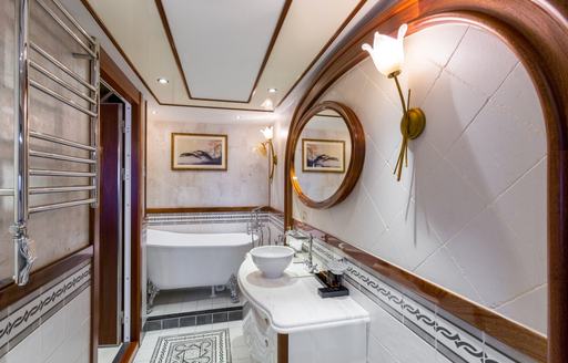 Charter yacht AQUA LARES ensuite facility with bath tub