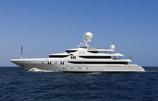 profile of motor yacht double down cruising on charter