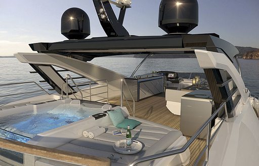 Sundeck Jacuzzi on board charter yacht QUID NUNC