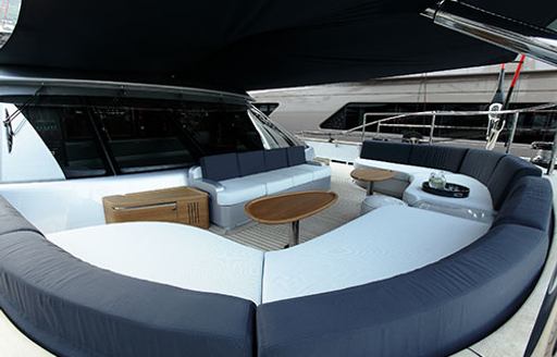 forward cockpit, Seahawk yacht