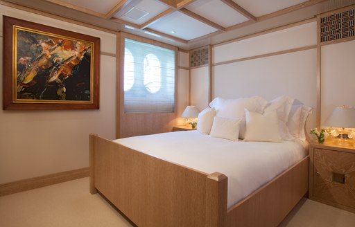 Guest double stateroom on motor yacht FRIENDSHIP