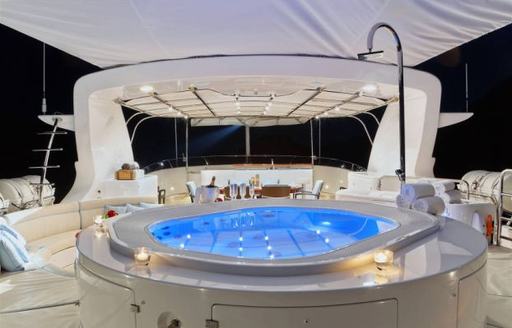 Jacuzzi onboard MY Harmony III