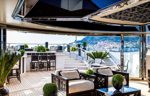 lioness v superyacht bar