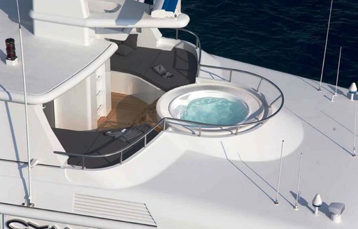 motor yacht cyan jacuzzi