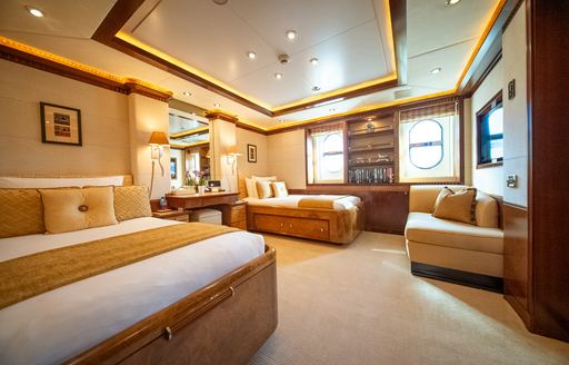 Charter yacht LUDZIE guest cabin