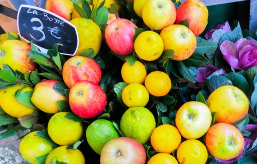 bouquet of fruit with french euro tag