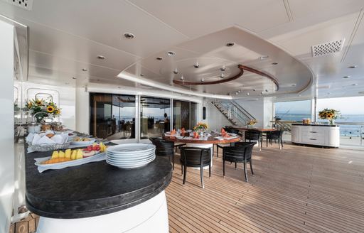 Charter yacht SUNRAYS alfresco dining area