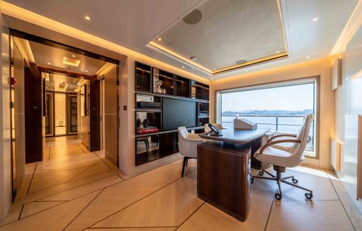 Superyacht charter SYMMETRY private study