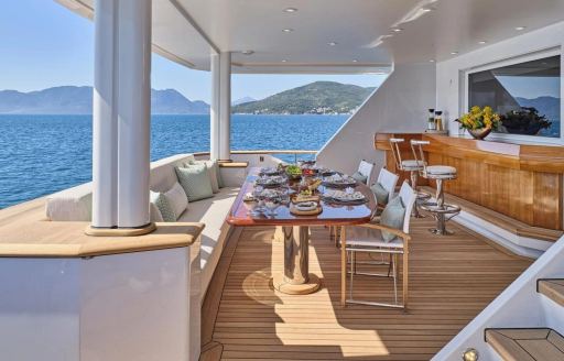 Superyacht charter BLUE SYMPHONIE exterior seating and wet bar