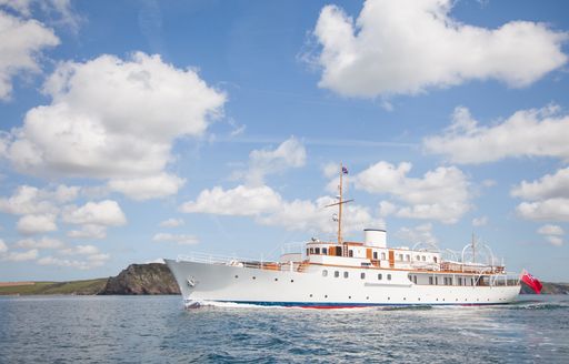 motor yacht MALAHNE cruising on charter