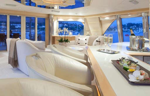 Salon bar on board motor yacht AZZURRA II