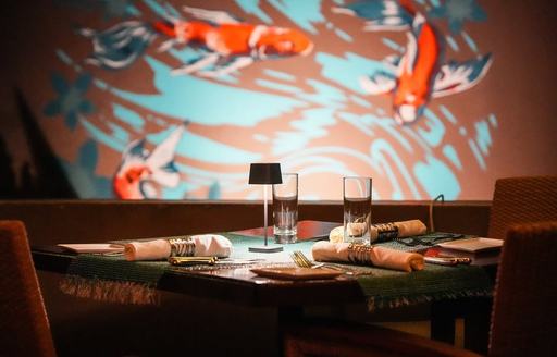 Veya Anguilla dining table