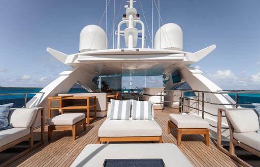 Luxury yacht charter CAPTAIN MORGAN III exteriors and loungers