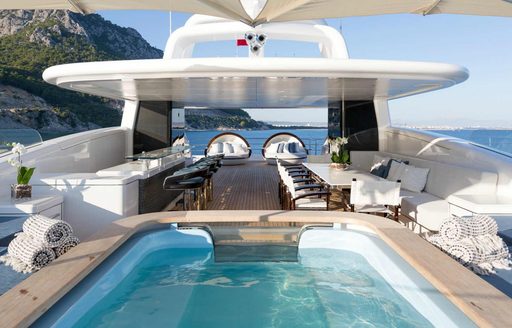 yacht ruya sundeck