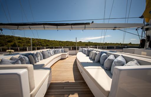 Charter yacht ANIMA MARIS exterior seating