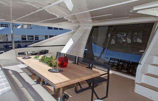 Charter yacht SEATALY exterior dining table