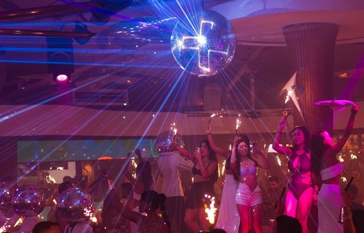 Finns VIP Beach Club Indonesia dancefloor, people