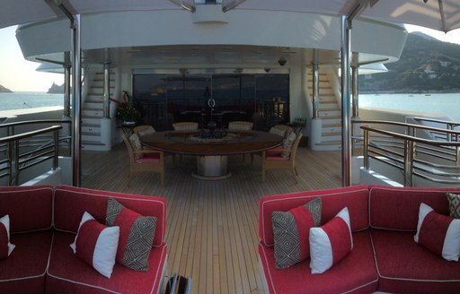 alfresco dining and seating area on board charter yacht 'Cocoa Bean'