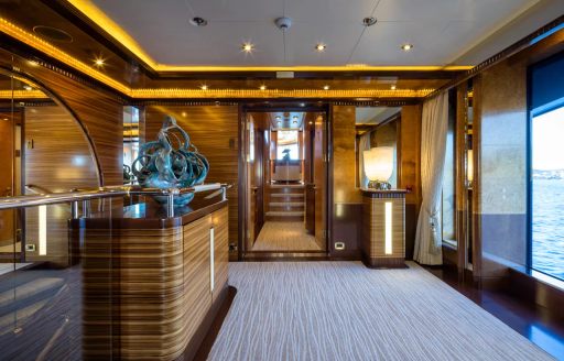 Charter yacht LUDZIE interior with sculpture
