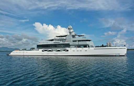 Charter yacht BOLD at sea