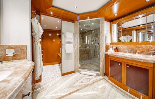 Superyacht charter AS YOU WISH en suite