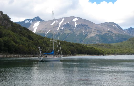 Patagonia - Parque Nacional Tierra del Fuego boat Beagle Channel