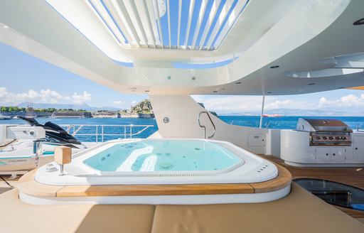 Deck Jacuzzi onboard charter yacht SERENITY