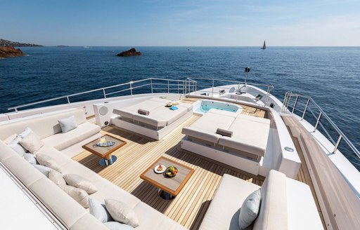 luxury charter yacht vacation