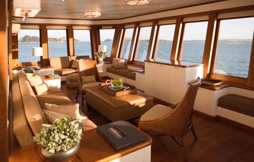 Main salon of luxury yacht SuRi